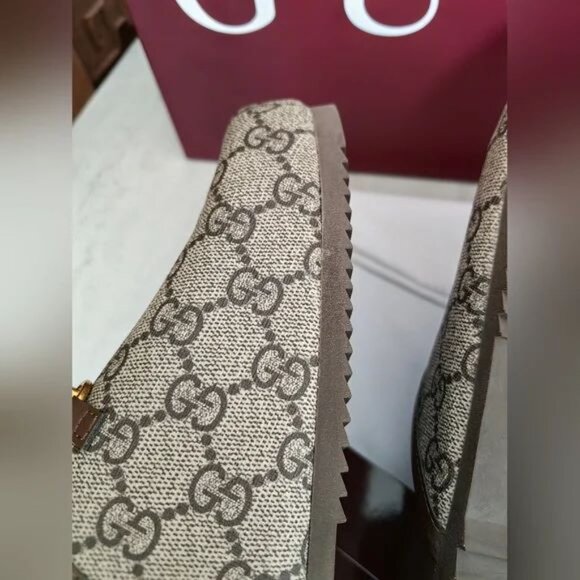 Gucci GG Supreme Horsebit Slipper - Picture 3 of 5